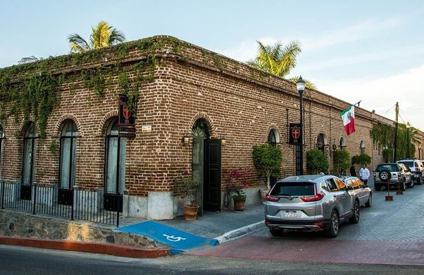 Private 6-Hour Todos Santos Tour from Los Cabos