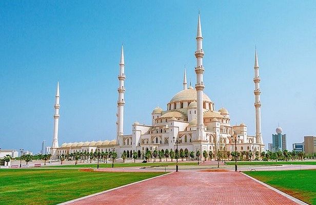 Fujairah East Coast Tour with Visit to Sheikh Zayed Mosque
