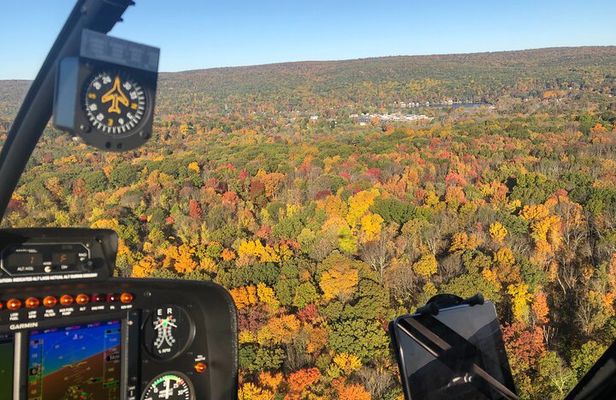 Couple's Private Hudson Valley Fall Foliage Helicopter Tour from Westchester