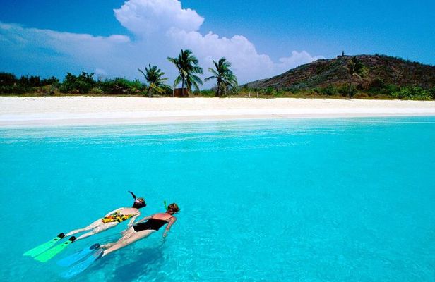 Culebra Power Boat Snorkeling & Beach Tour All Inclusive