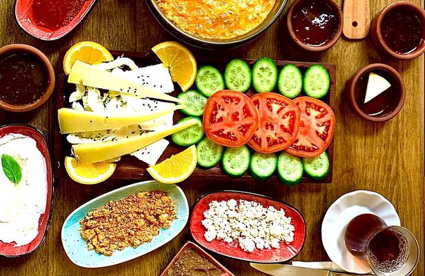 Private and guided VEGETARIAN / VEGAN tour of Istanbul