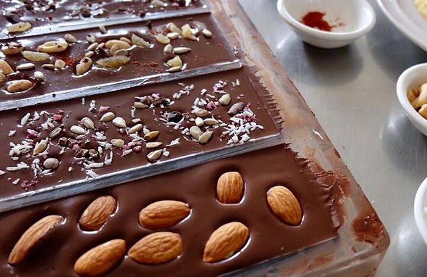 Chocolate Making and Tasting at a Local Factory in San José