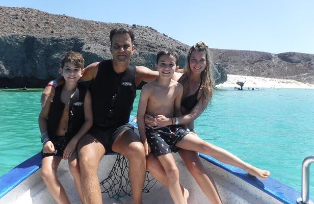 Espiritu Santo Island Combo: Sea Lions and Paddleboard 1 to 6 Private Group