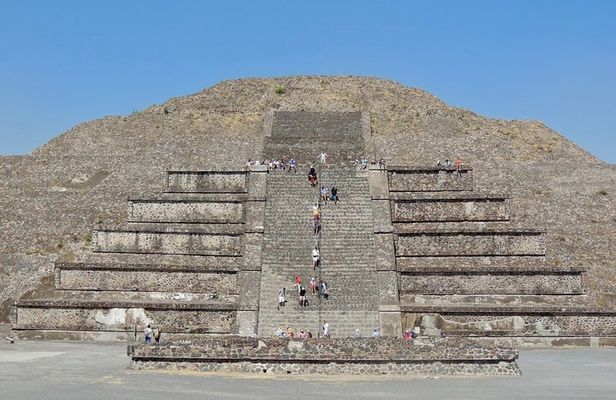 Teotihuacan and Basilica of Guadalupe with mezcal, tequila & handcrafts
