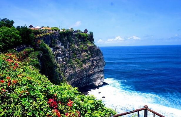 Halfday Private Tour Uluwatu Kecak Dance, Jimbaran Season Dinner