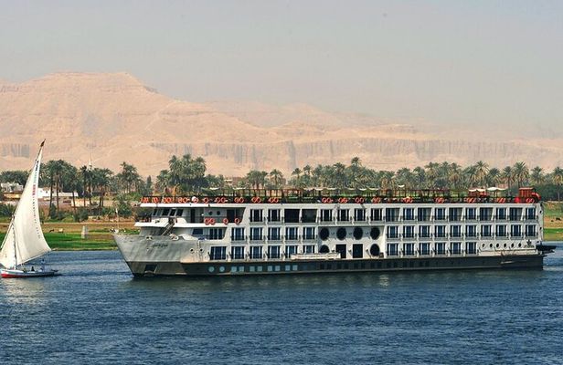 Luxury 5 Days Nile River Cruise from Luxor to Aswan with Private Tour Guide
