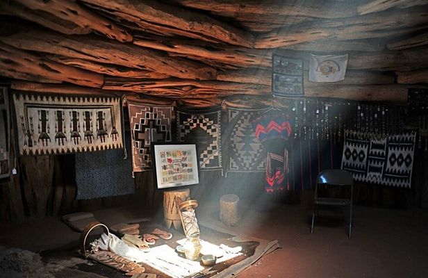 3.5 Hours of Monument Valley's Cultural 4×4 Tour