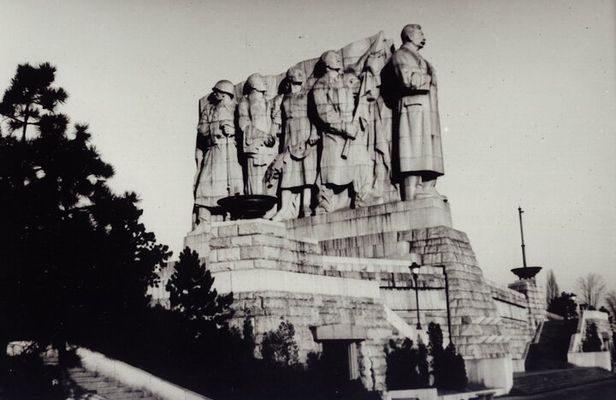 Prague Private Tour and Museum of Communism with transfer