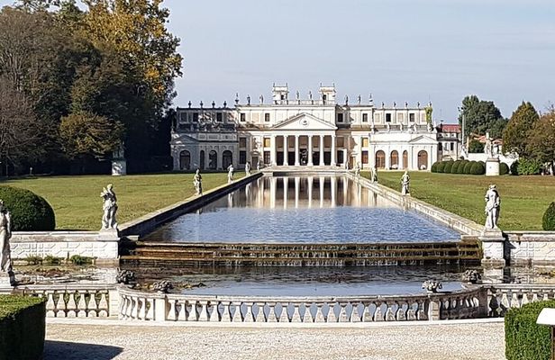 Tour to the Venetian Villas and the Brenta Riviera from Padua