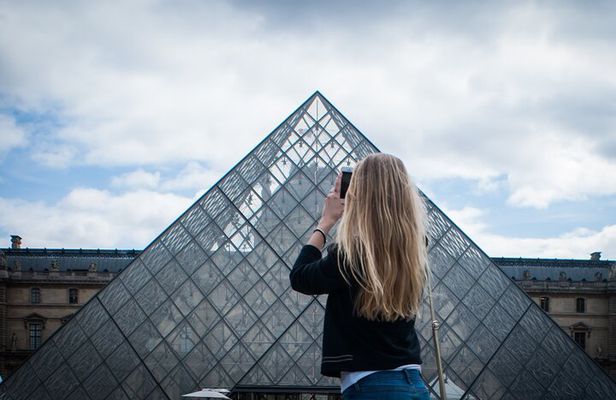 Paris Private Tour to Louvre Museum & French Crepes