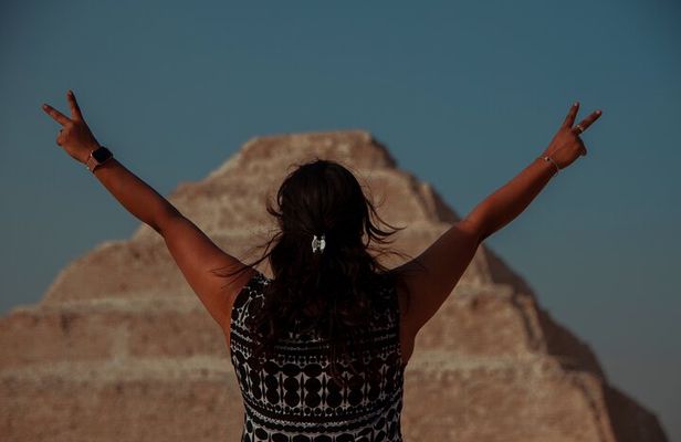 Tour to Giza pyramids Memphis Sakkara