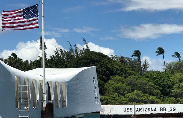 Pearl Harbor & USS Arizona Small-Group Tour