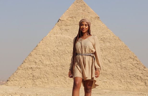 Giza Pyramids, Sphinx & Saqqara – Full Guided Private Day Tour