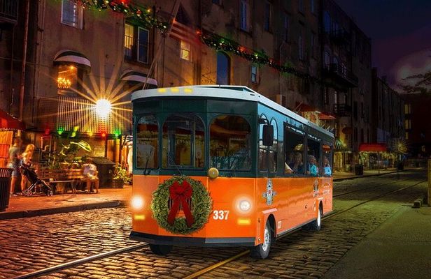 Savannah Holiday Sights and Festive Nights Trolley Tour