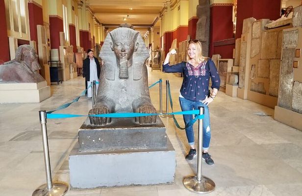 Giza Pyramids & Sphinx and Egyptian Museum Full day Private Tour