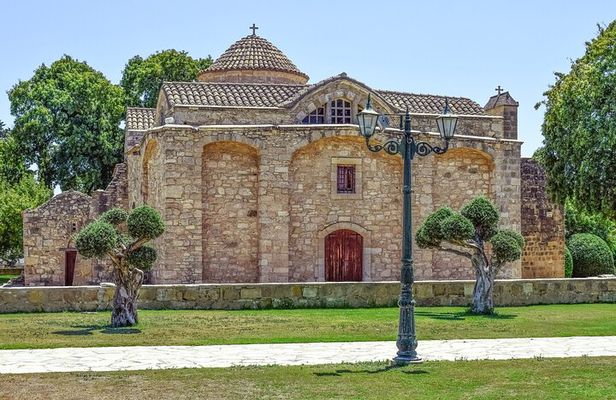 Private Full-Day Tour in Lanarca with a Visit to a Winery