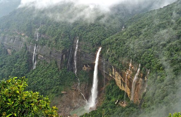 5-Day Private Tour in Meghalaya with Meals and Accommodation