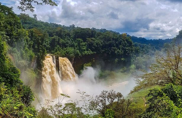 Visit of the Ekom Nkam waterfalls from Douala