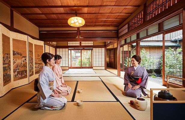 Kimono Tea Ceremony at Kyoto Maikoya, NISHIKI