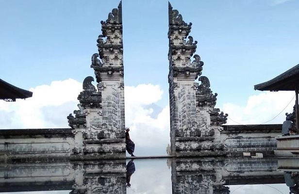 BALI INSTAGRAM TOURS; Heaven Gate, Tirta Gangga, Tukad Cepung waterfall