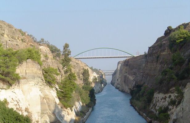4-Day Private Peloponnese, Delphi and Meteora Tour from Athens