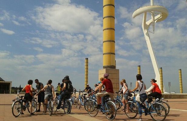 Montjuïc: Magic & Art Bike Tour Barcelona