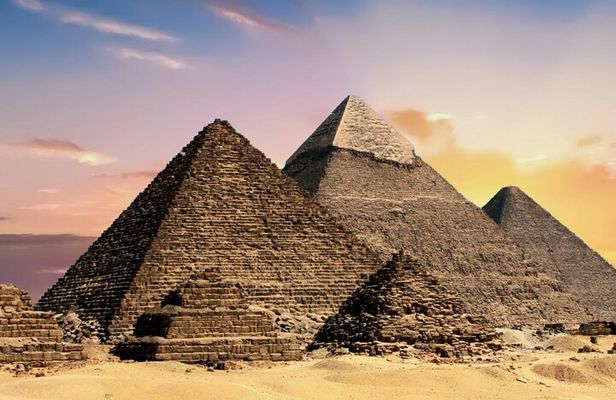 Giza Pyramids, Sakkara and Memphis Day Tour