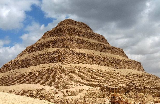 Two days trip to Giza pyramids,Sakkara and Cairo main attractions