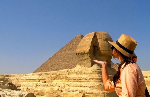 Day Tour to Giza Pyramids and Egyptian Museum