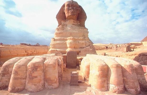 Private Guided Day Tour of Giza Pyramids Memphis and Sakkara