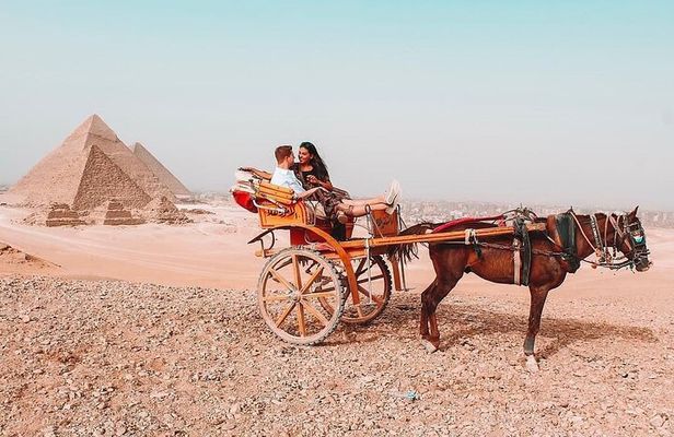 Giza Pyramids Private Half-Day Tour by Horse Carriage