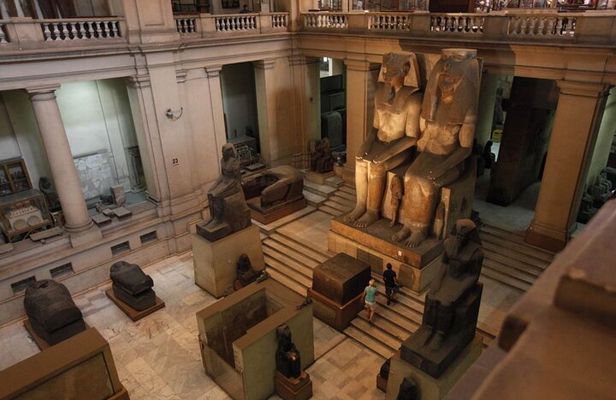 Private Cairo Pyramids and Museum Tour with Shopping in Bazaar