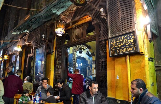 Private Tour in El-moez Street Includes Cairo Tower and El-fishawy Café