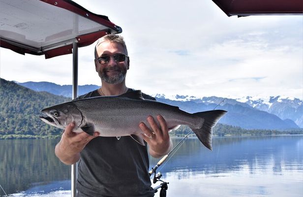 3-Hour Fishing Charter Experience at Franz Josef Glacier
