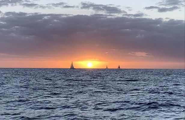 Private Sunset Boat Cruise in Waikiki Honolulu