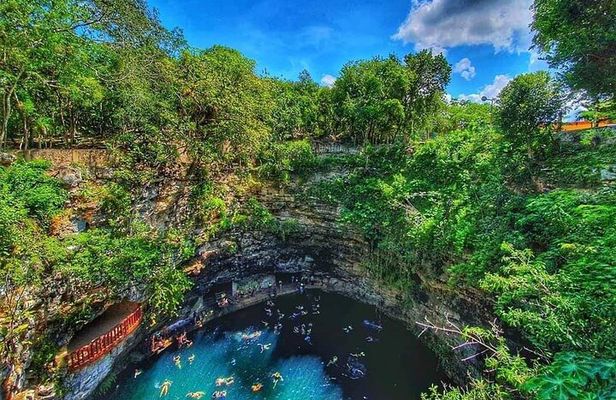 Excursion to Chichén Itzá, Valladolid and Cenote xcajum