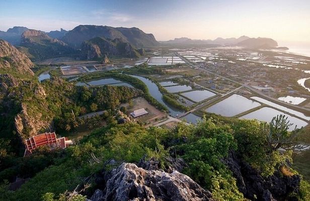 Pranburi Forest Park and Khao Daeng Join Tour from Hua Hin