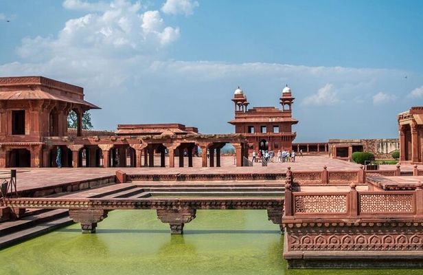 Taj Mahal & Fatehpur Sikri Day trip From Delhi