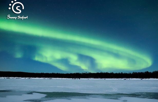 Aurora Borealis Trip in Lapland Lakeside