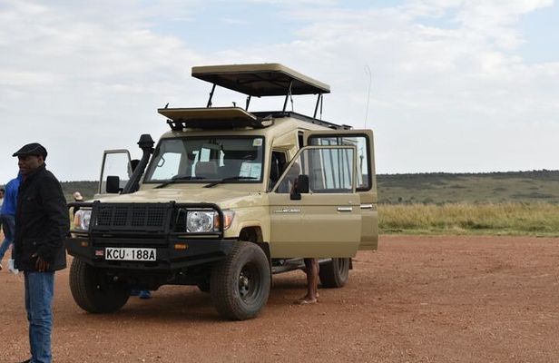 3-Day Maasai Mara Sharing Safari in a 4x4 Land Cruiser Jeep