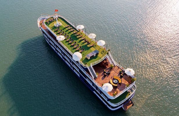 Lan Ha bay luxury cruise 2D/1N: Kayaking, Swimming & full meals, pristine bay