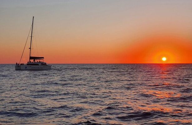 Santorini Classic Catamaran Cruise with BBQ, Drinks and Transfers