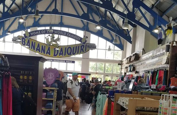 St. Thomas Shopping, Sightseeing & Beach Tour with Local Guide