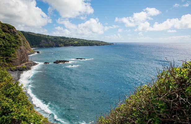 Private Full-Day Waterfall Beach and Jungle Tour of Maui