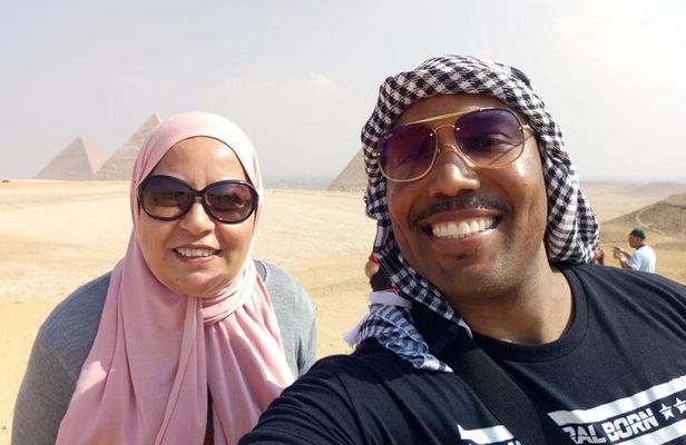 Pyramids of Giza and the Egyptian Museum Layover Tour from Cairo Airport