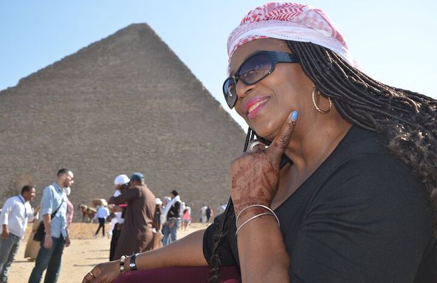 Giza Pyramids, Memphis and Sakkara Day Trip