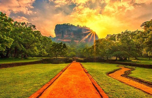 Sri Lanka Private Tour 8 days-Driver/vehicle/accommodation H/B