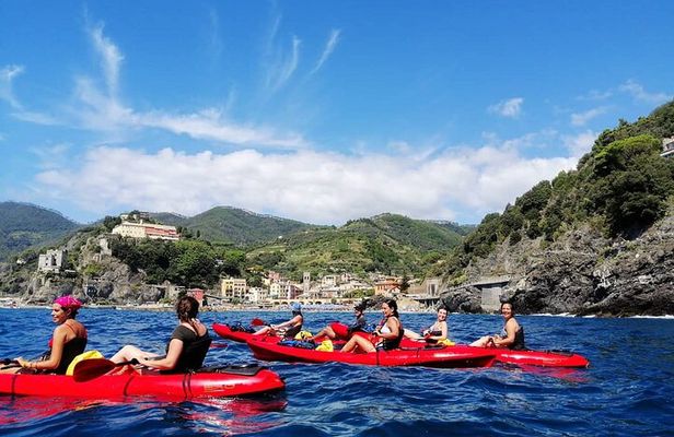 Kayak experience with Carnassa Tour in Cinque Terre + Snorkeling