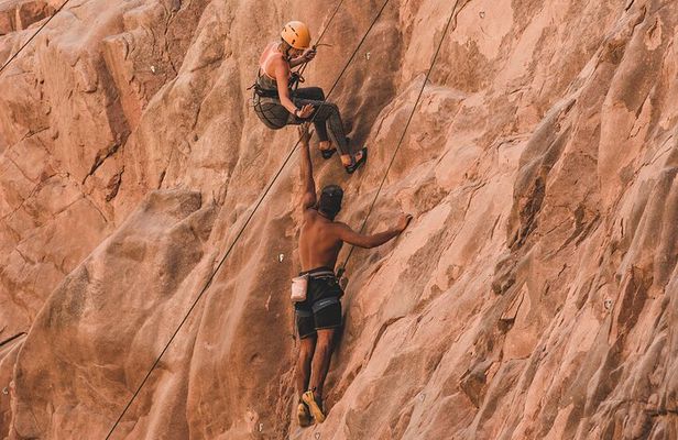 3-Day Expedition in the Sinai Desert Climb Seek and Find