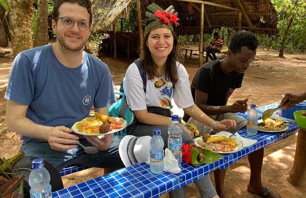 Spice tour and cooking class (local food)